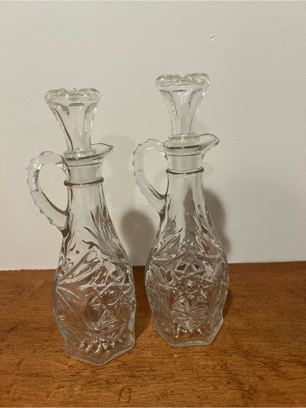 ANCHOR HOCKING Vintage Glass Oil and Vinegar Cruets Set - 7.75 Inches Tall-1960s - Picture 3 of 9